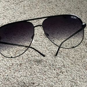 Quay sunglasses 🕶 high key large aviators!